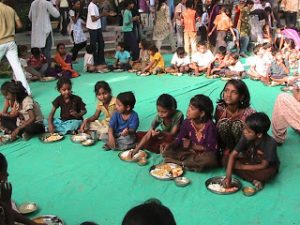 Manav Sadhna Happy Children eating Manav Sadhna Happy Children eating