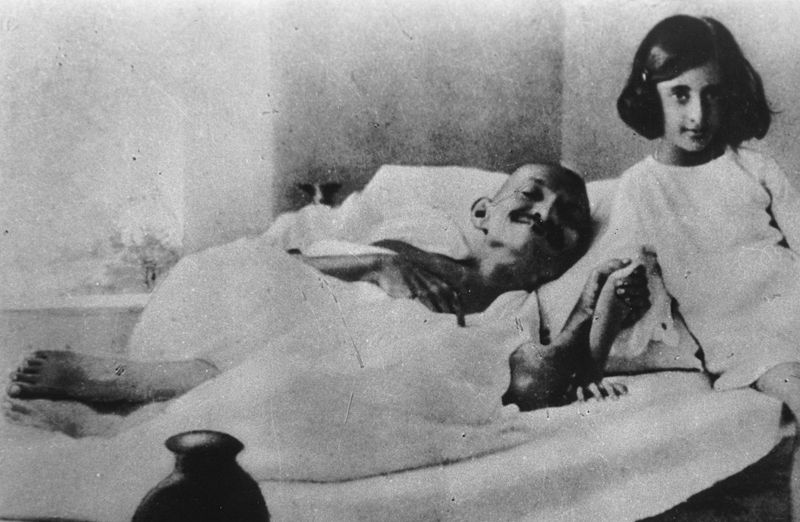 800px-Gandhi_and_Indira_1924